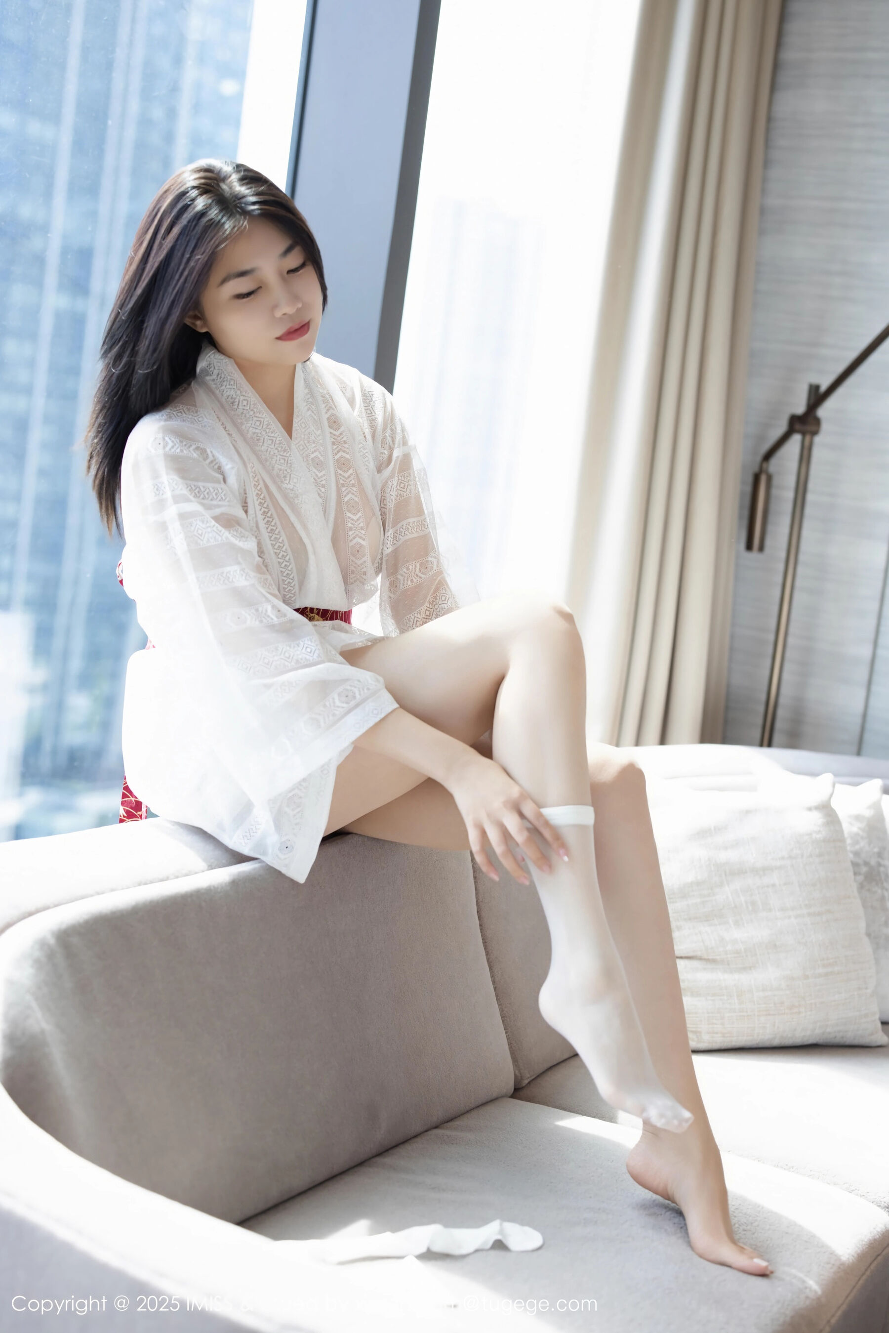 [IMISS爱蜜社] VOL.798 许诺Sabrina 白色丝袜